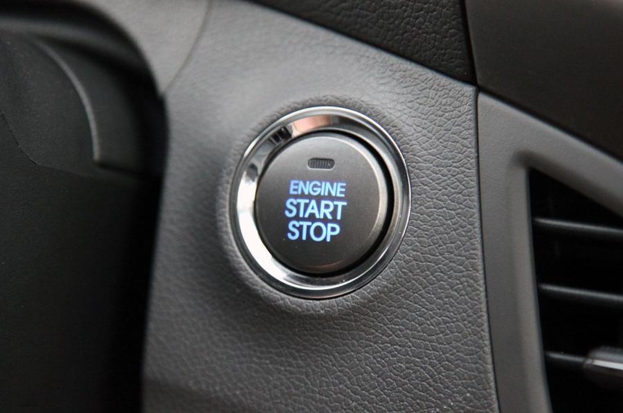  Hyundai Elantra Limited 2011 года  (фото 18 из 45)